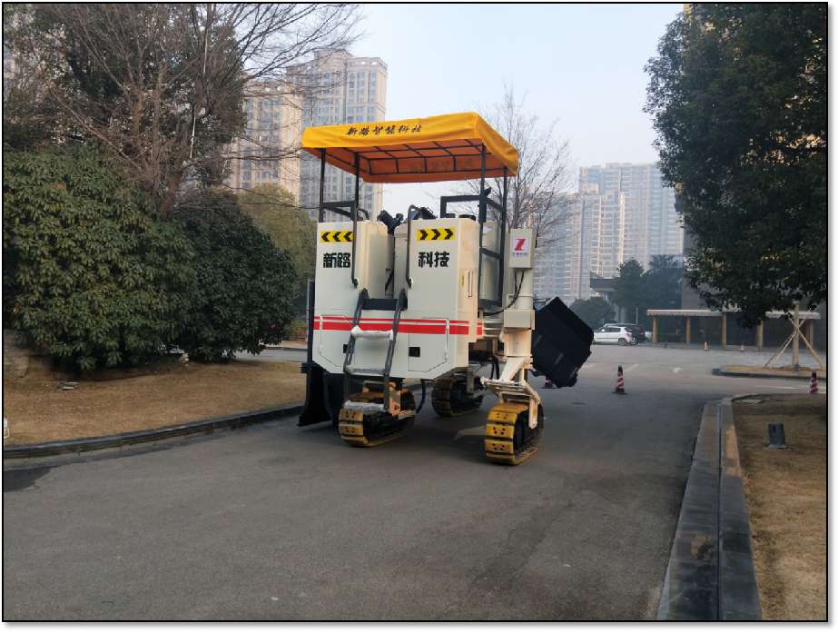 要正確使用操作混凝土路緣石滑模攤鋪機(jī)，定期對路緣石滑模機(jī)進(jìn)行保養(yǎng)和維護(hù)